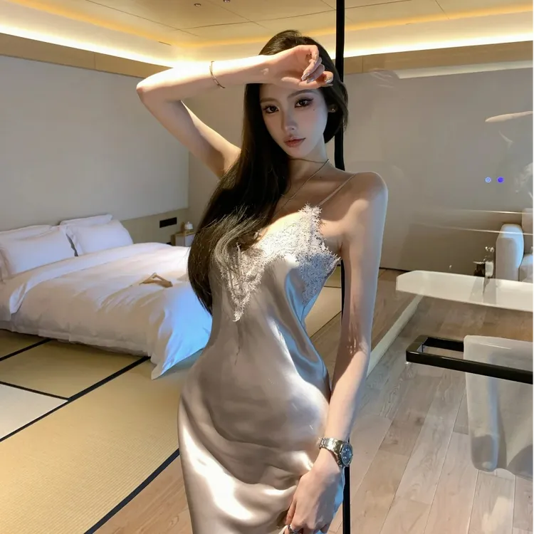 2025秋冬新款法式轻奢缎面蕾丝拼接鱼尾裙纯欲气质礼服长裙连衣裙