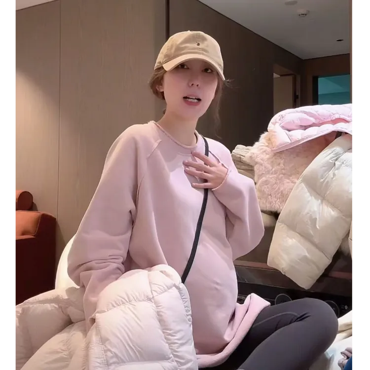 徐靖靖【卷边卫衣】时尚毛边圆领克莱因蓝百搭慵懒卫衣2510069