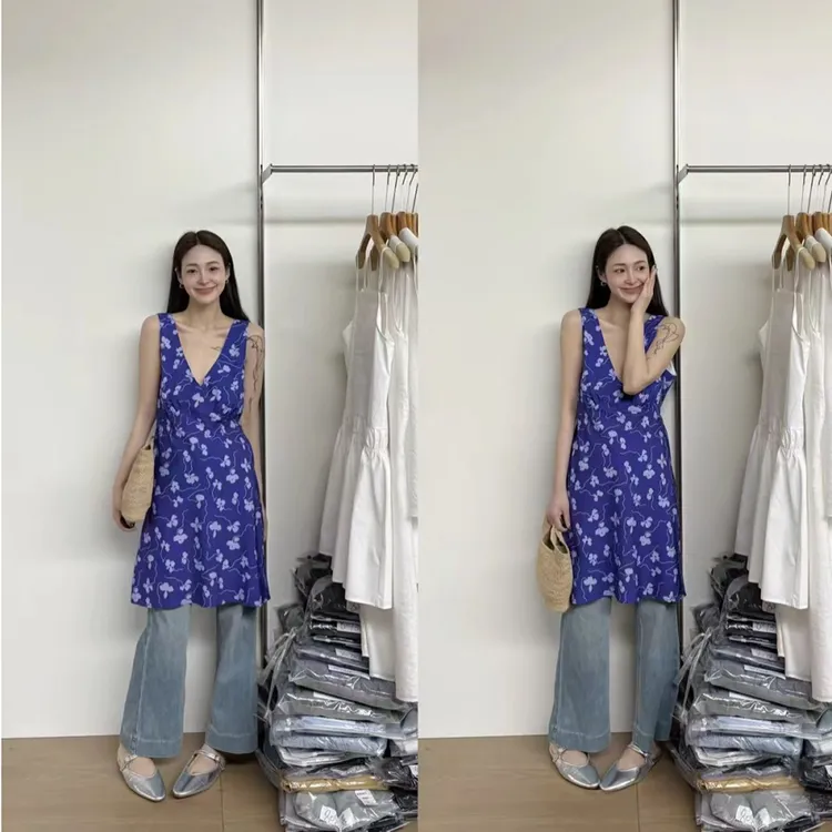 气质挂脖无袖碎花吊带连衣裙子女夏季2025新款法式显瘦百搭短裙