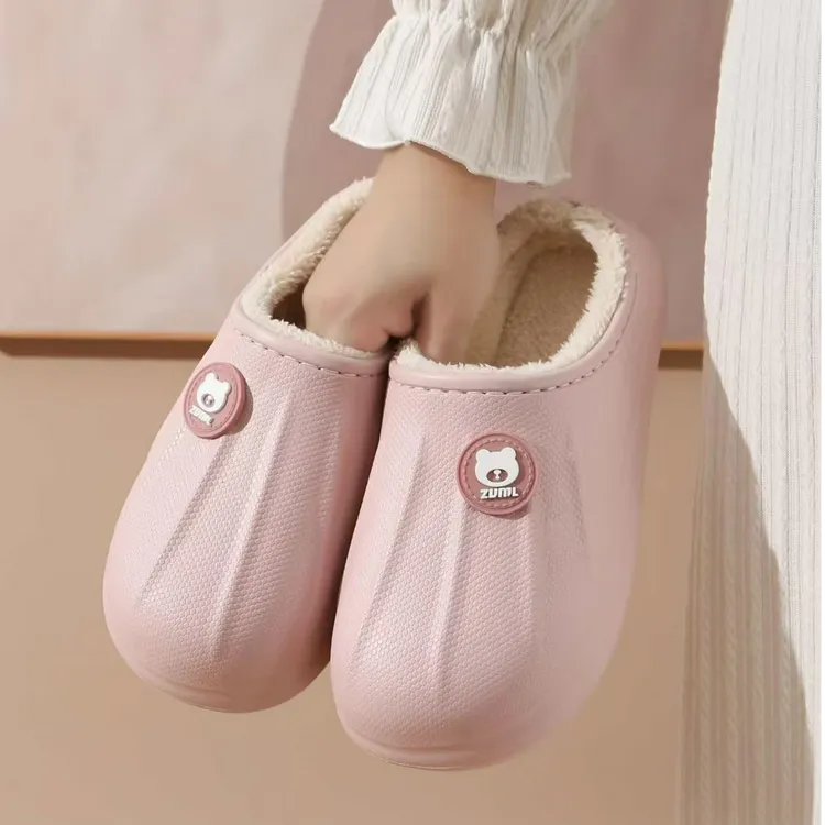 7712皮面小熊字母毛毛拖鞋