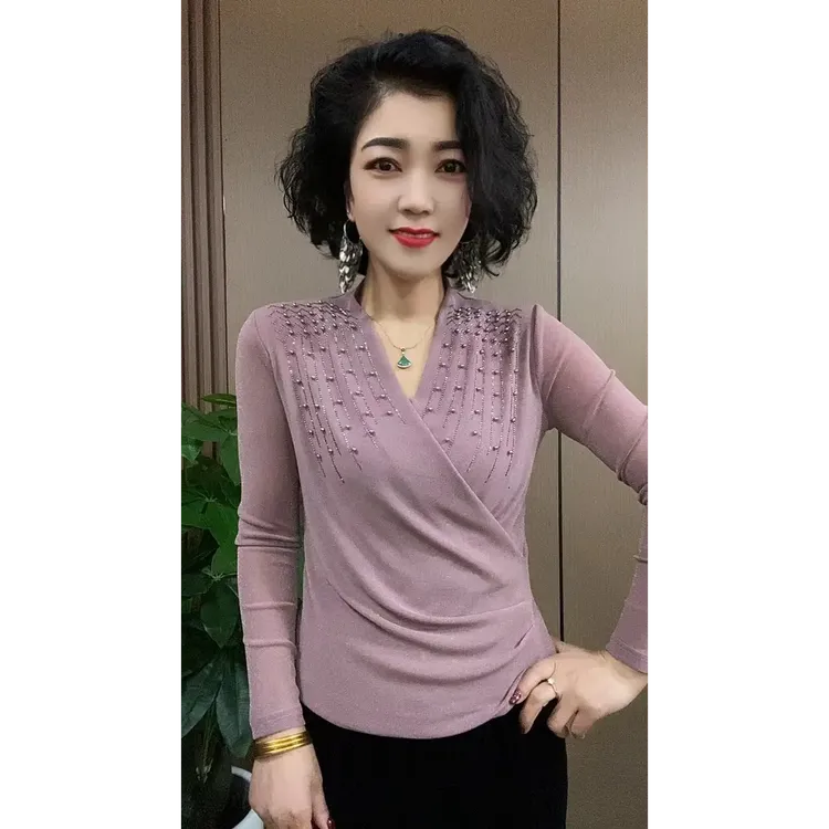 2025早春新款上衣时尚V领串珠修身设计感女士洋气小衫上衣#225