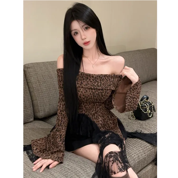 辣妹蕾丝拼接豹纹打底衫T恤修身显瘦抹胸背心上衣女+高腰半身短裙