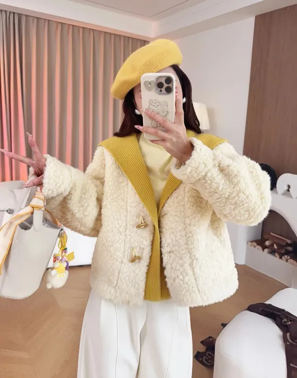 秋冬新款2025牛角扣翻领清新慵懒设计感毛毛加厚宽松短款披肩外套