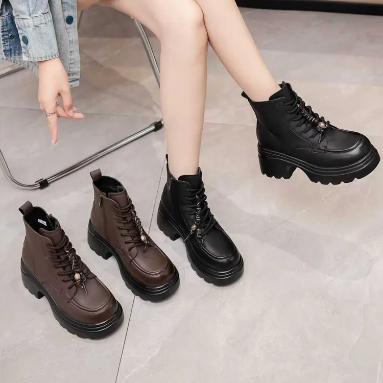 韩版靴子平底女士时尚高跟系带圆头马丁靴防脏秋冬