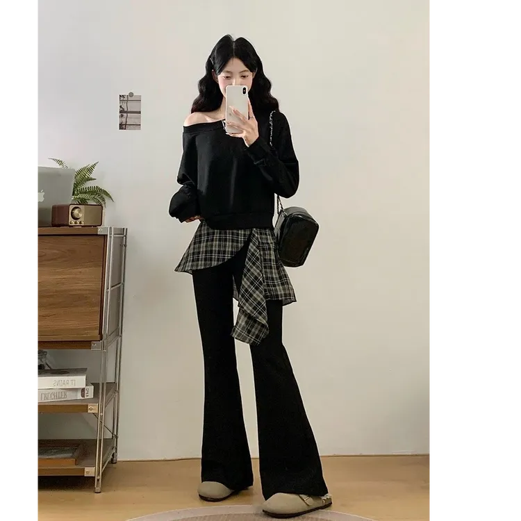 大码女秋季新款胖mm法式洋气减龄露肩卫衣格子拼接微喇裤两件套装