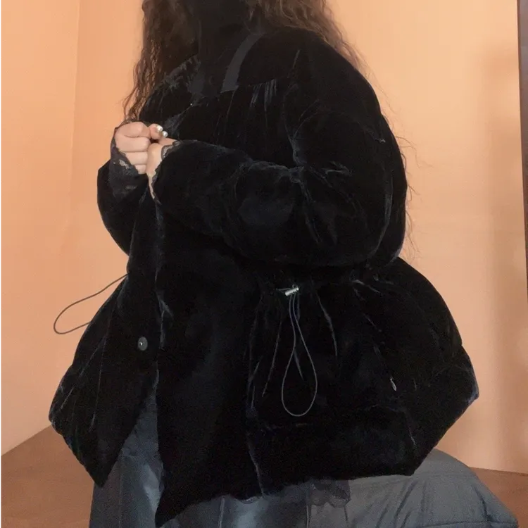 museguhui/木色古汇7600#抽绳收腰圆领丝绒棉服秋冬加厚女士默语