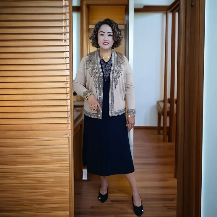 新疆包邮中老年女士气质针织开衫珠绣设计舒适百搭外套