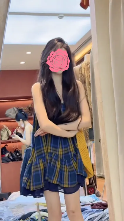 韩系露背飘逸挂脖吊带连衣裙女装2025夏季新款时尚复古度假风裙子