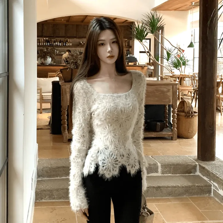 MARIE.COCO【柔织白烬】高级感长袖方领内搭蕾丝加绒针织喇叭长裤冬