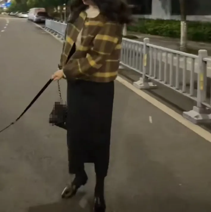 时尚潮流百搭精品女装dgd7257
