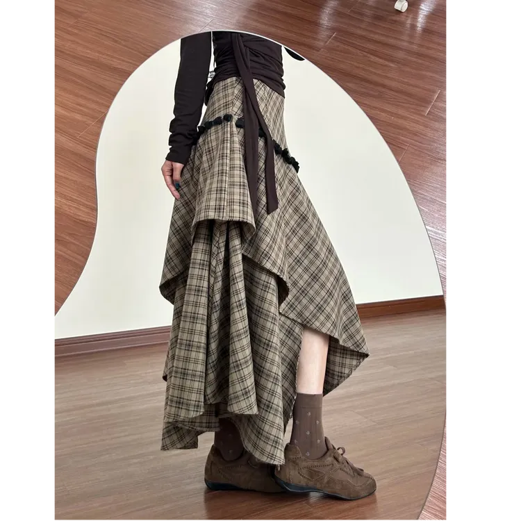 格子半身裙女秋冬卡其色裙子胖mm遮胯显瘦a字长裙大码美拉德半裙