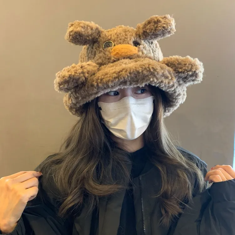 可爱抽象小黄鸭毛绒渔夫帽子女秋冬新款显脸小百搭保暖护耳盆帽潮