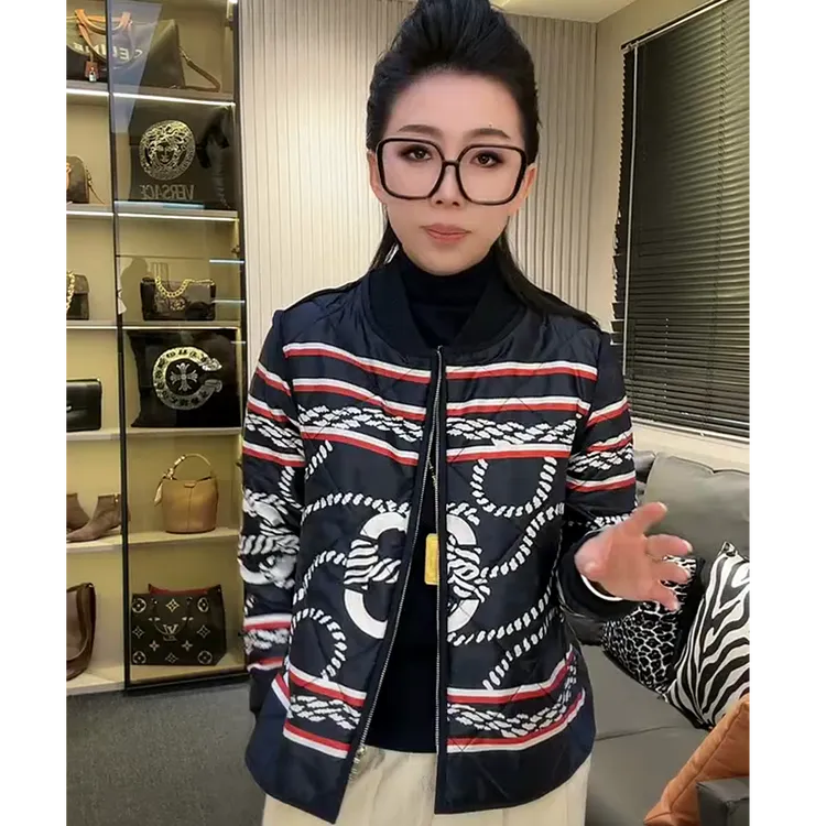 2025新款时尚洋气重工撞花修身外套