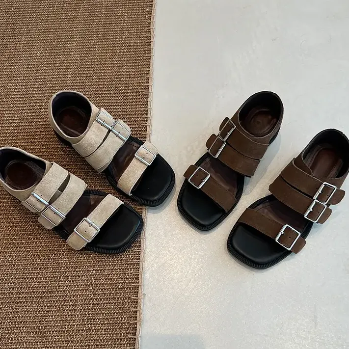 晓晓吴·牛翻皮酷潮时尚扣带休闲百搭包跟个性时装凉鞋T436