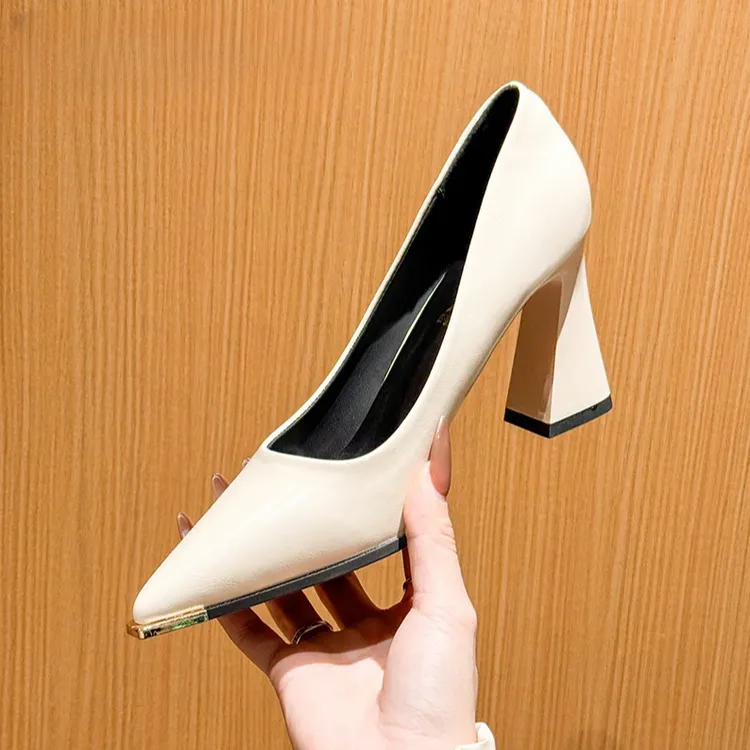 品牌女鞋不累脚羊皮高跟鞋女粗跟2025年爆款尖头气质时尚轻奢鞋子
