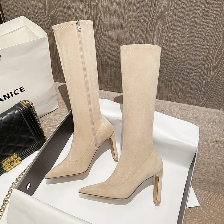 不过膝女靴2025新款秋冬绒面显瘦弹力靴高跟长筒尖头粗跟中筒拉链