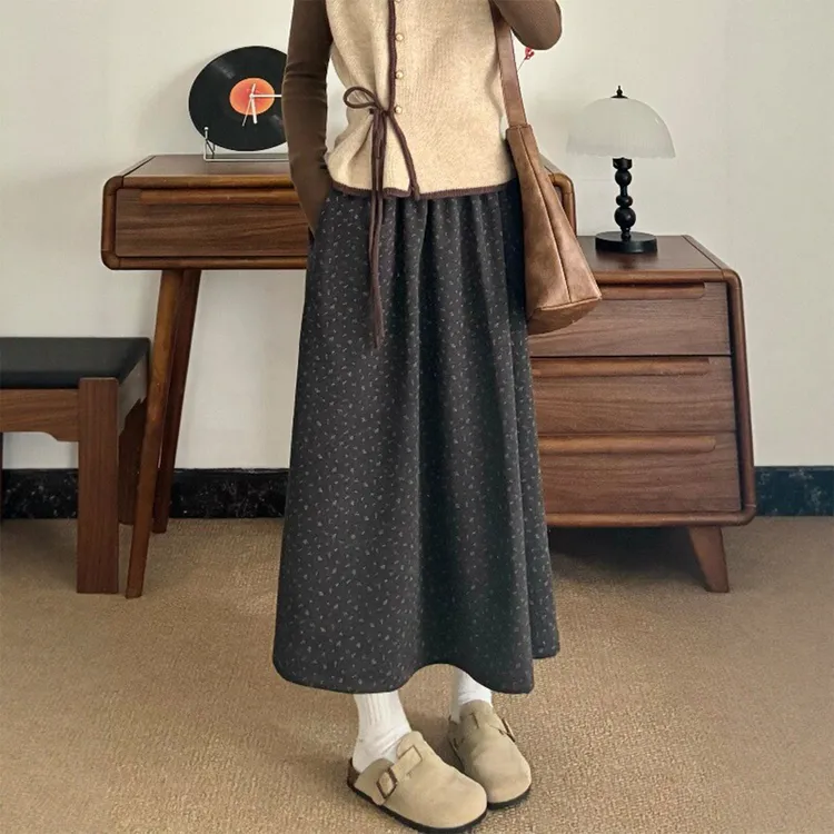 日系森女风碎花半身裙女秋冬款大码胖mm遮跨显瘦中长款毛呢a字裙