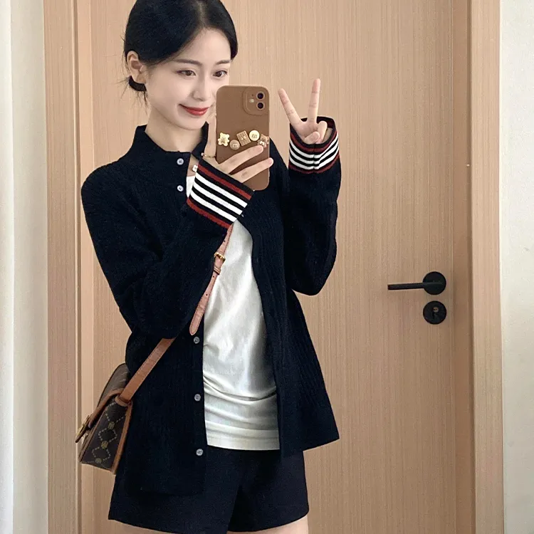 韩系撞色条纹针织开衫女早秋季外搭高级感慵懒宽松软糯毛衣短外套