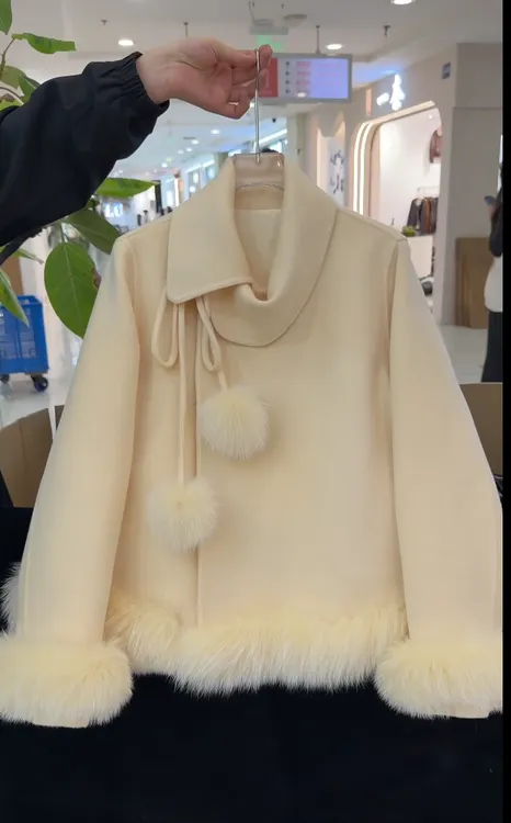 2025新款千金风气质双面毛呢短款斗篷大衣拼接毛毛宽松保暖外套女