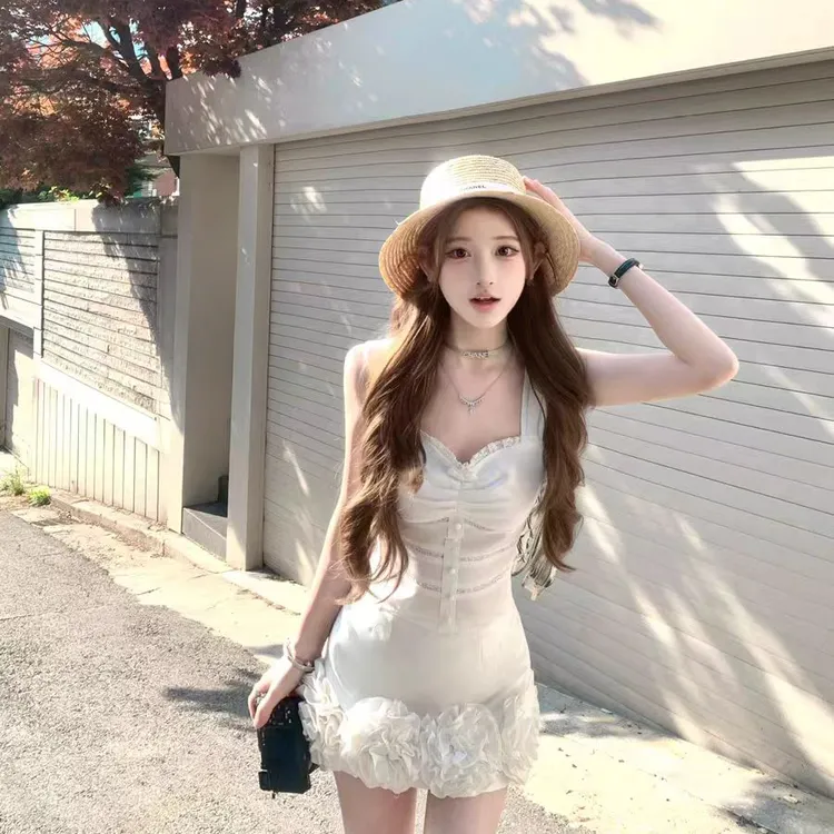 【礼礼安记事簿】时尚蕾丝拼接无袖上衣配手工立体花朵半身裙两件套