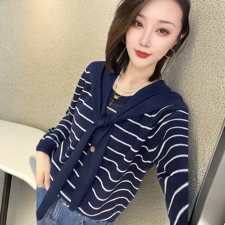 老钱风2025秋季新款圆领条纹披肩针织上衣女小众炸街高级感女装