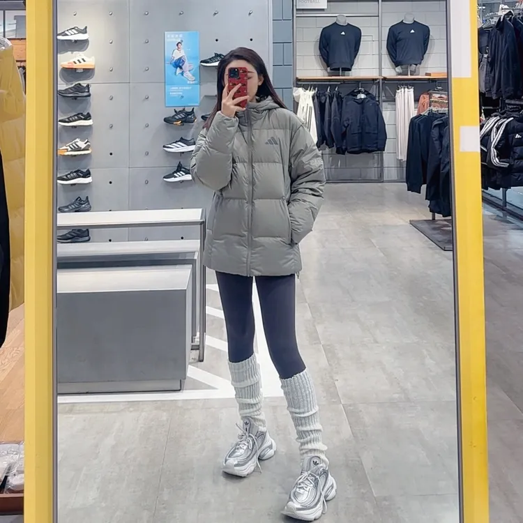 adidas/阿迪达斯男女同款保暖防风御寒时尚休闲户外羽绒服 KC2479