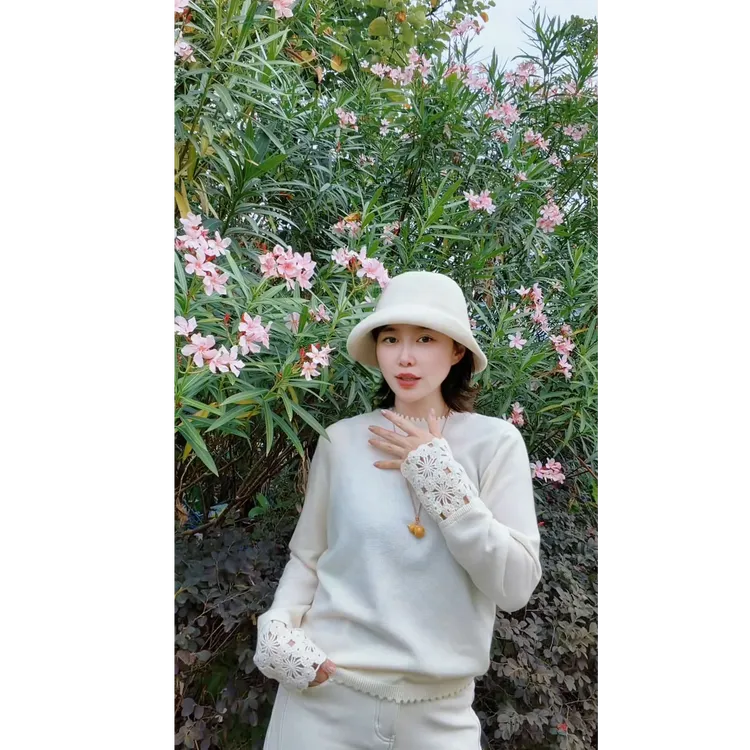 【MIXCITY亚楠家】袖花衫◆法式钩花拼接花边羊绒羊毛针织衫9239