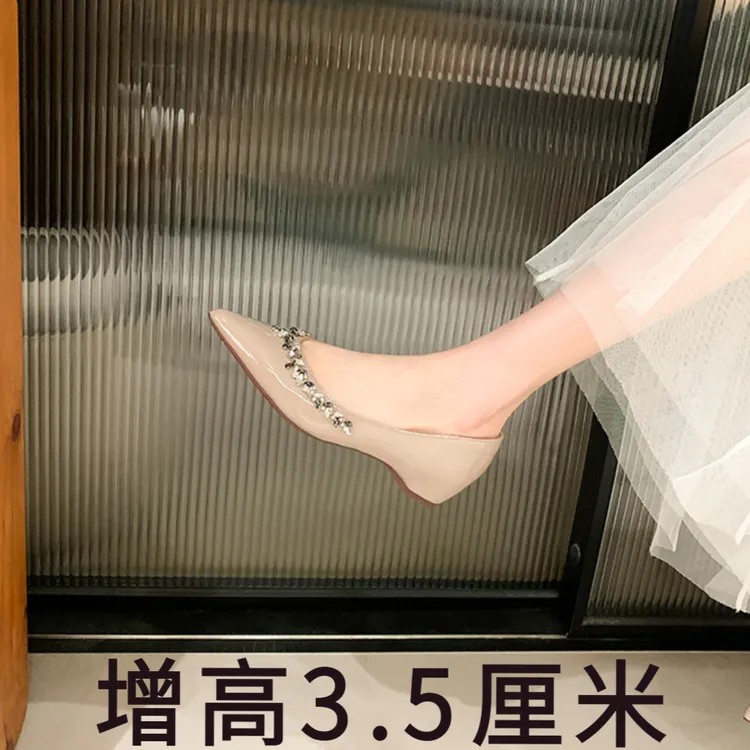 尖头小个子内增高3cm单鞋女气质温柔裸色水钻软漆皮配裙子晚晚鞋