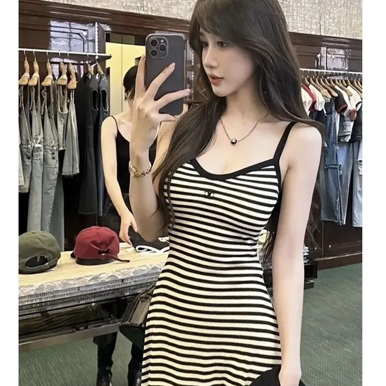 纯欲黑色针织吊带连衣裙子女修身显瘦气质A字打底包臀长裙夏季