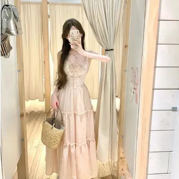 2025新款~初醒半夏~蕾丝拼接法式浪漫吊带连衣裙度假风显瘦中长裙
