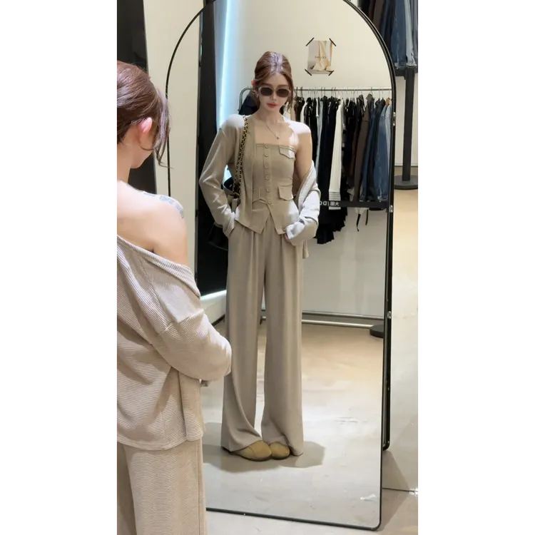 巨好看一整套穿搭秋季极简针织开衫性感抹胸上衣阔腿裤