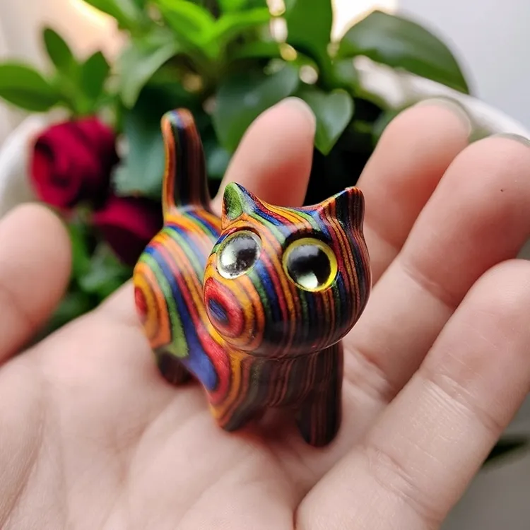 创意迷你自信彩虹木小猫咪手把件实木雕刻彩虹猫咪办公室客厅卧室