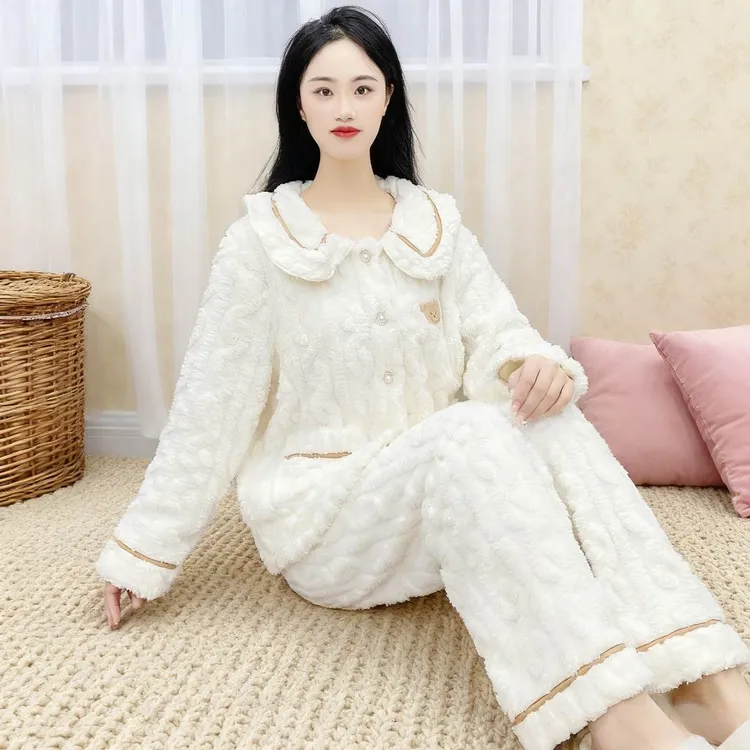 睡衣女款2025新款秋冬法兰绒保暖加绒加厚胖mm可外穿毛毛家居服