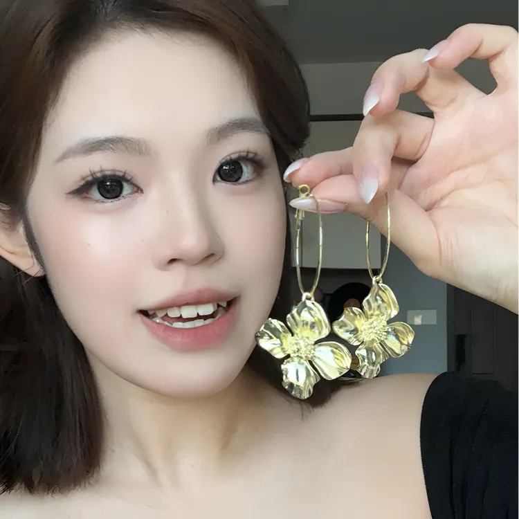 合金耳饰 法式复古金属感花朵长款流苏耳圈女爆款个性夸张耳饰