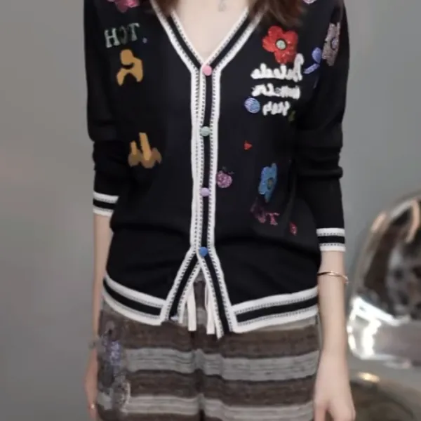 TCH私服秋款慵懒风烫钻时尚淑女黑色针织开衫T75C43E5063轻奢tch