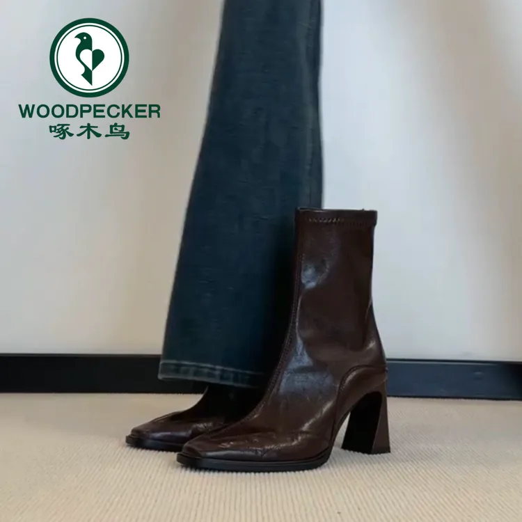 啄木鸟高跟鞋短靴女2025秋冬季新款方头马丁靴加绒粗跟瘦瘦靴子女