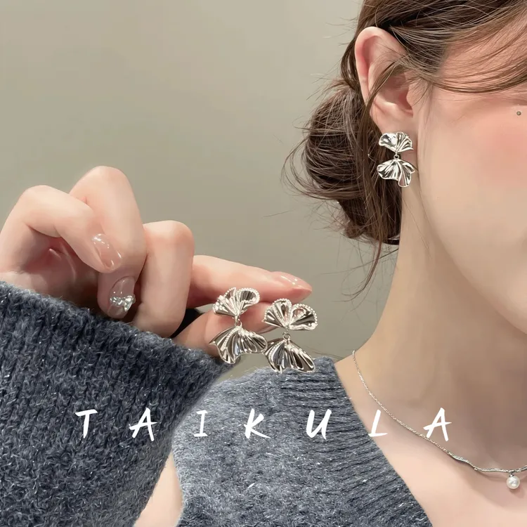小众设计感复古褶皱蝴蝶结耳钉百搭时尚气质耳环高级感冷淡风耳饰