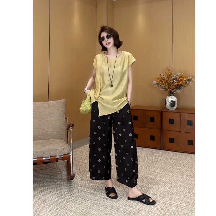 YYOUHAN 2025新款【自成焦点】侧腰捏褶暗纹提花百搭T恤 2506C3242