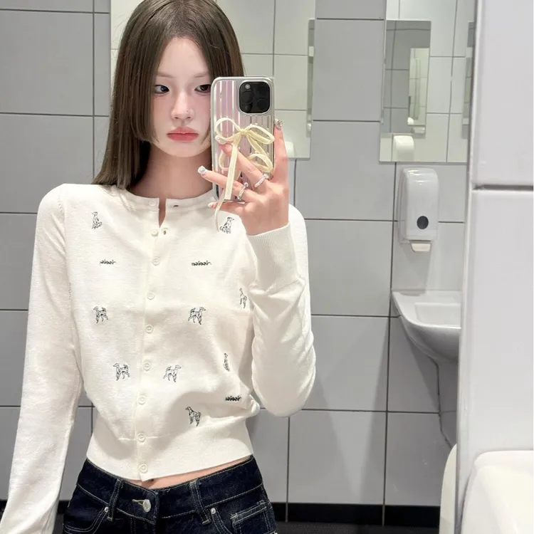 刺绣小狗短款白色毛衣针织开衫女早秋季新款修身内搭小上衣打底衫