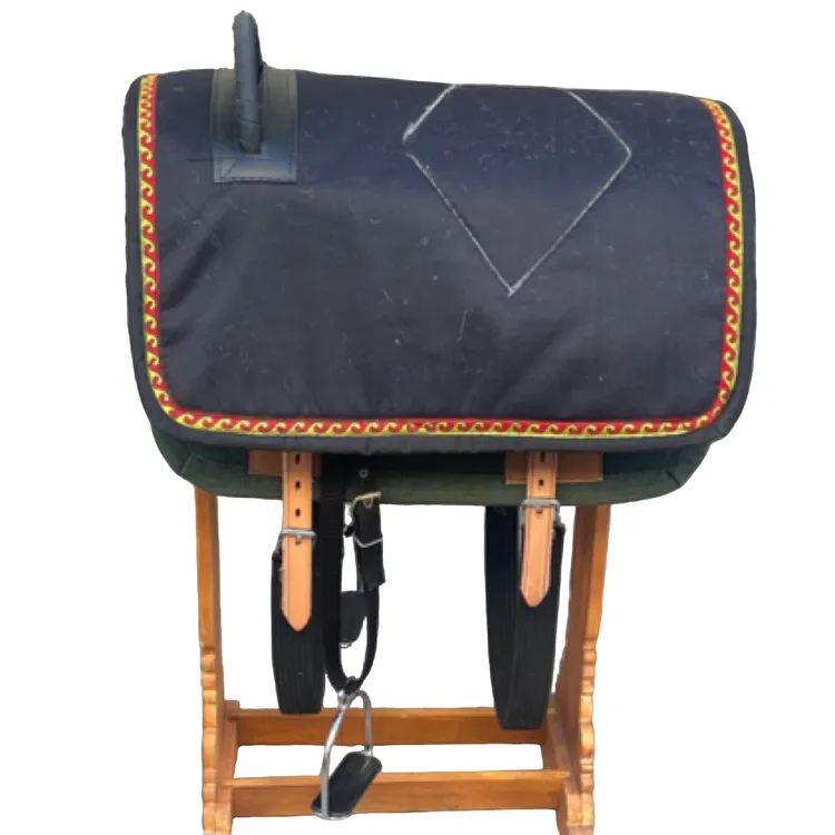 技巧马鞍，蒙古马可用。全套配件。白钢鞍板