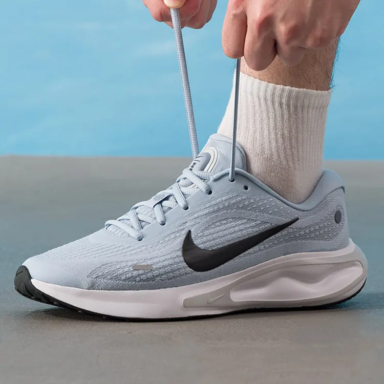 耐克男鞋2025新款JOURNEYRUN轻便网面透气运动休闲鞋跑步鞋FN0228