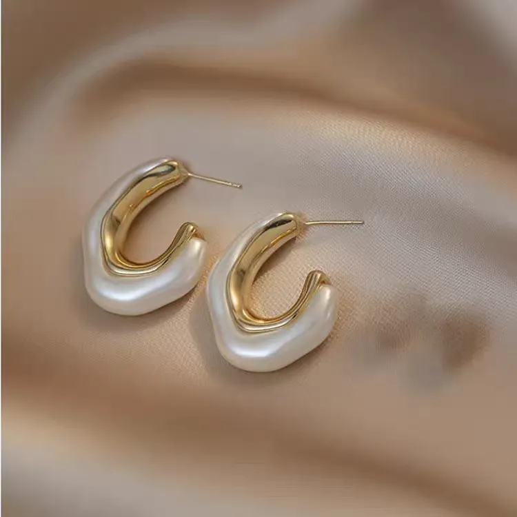 合金仿珍珠耳饰 几何u形设计耳环女设计感复古耳钉简约冷淡风耳饰