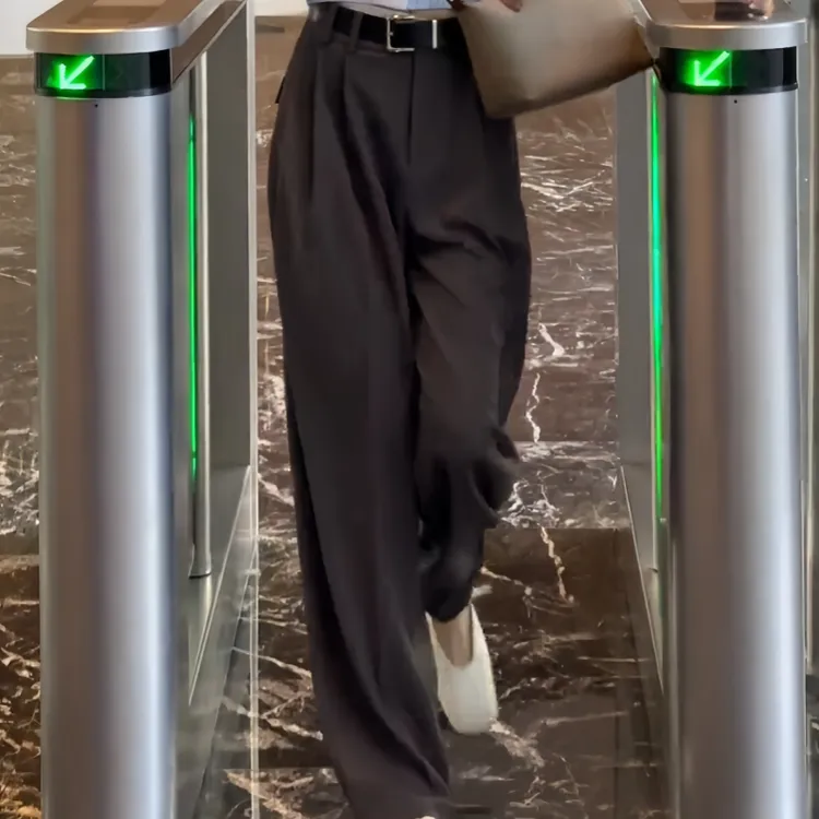 休闲直筒裤初秋高腰透气垂坠感时髦减龄纯色百搭简约时尚遮肉裤子