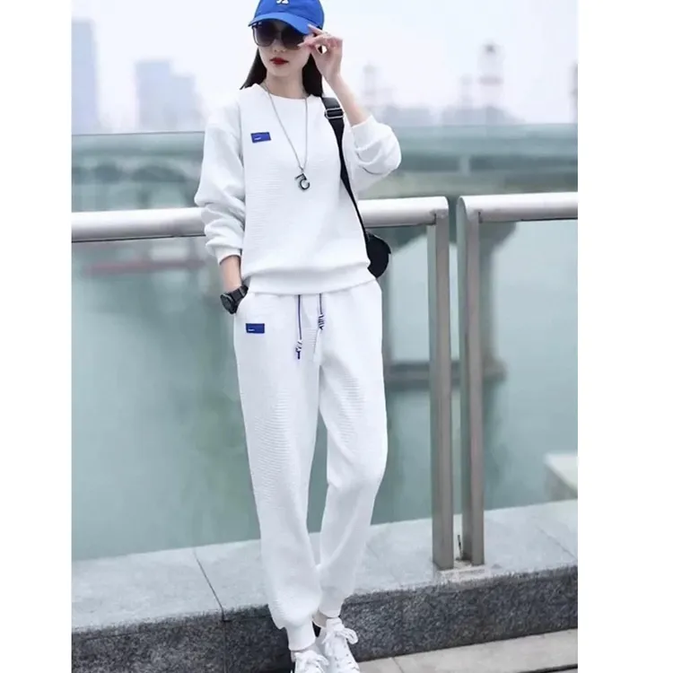 港风白色休闲运动套装女宽松洋气圆领卫衣束脚裤春秋两件套潮年轻