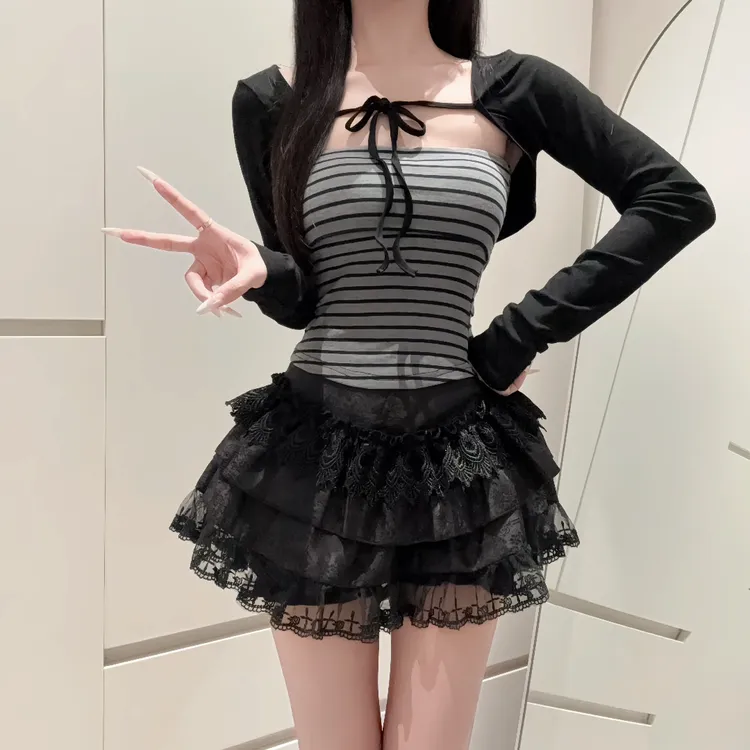 IQCQ轻奢定制秋季纯欲辣妹风条纹抹胸套装修身显瘦蓬蓬短裙三件套