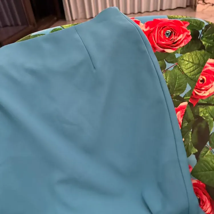 蓝宝石A字版型半身裙