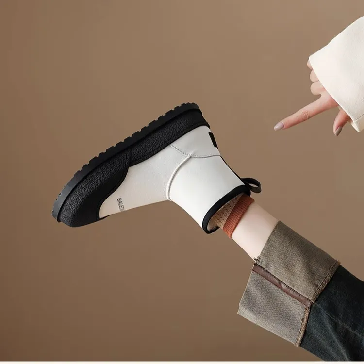 轻奢2025短筒雪地靴女款冬季新款平底防滑保暖棉鞋子白色爆款短靴