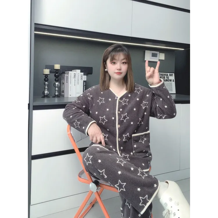 【有运费险】加绒睡衣时尚V领开衫秋冬90-230斤女家居服套装KFL1398