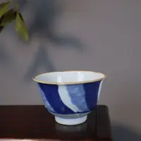 29:清中期青花月华纹花口杯