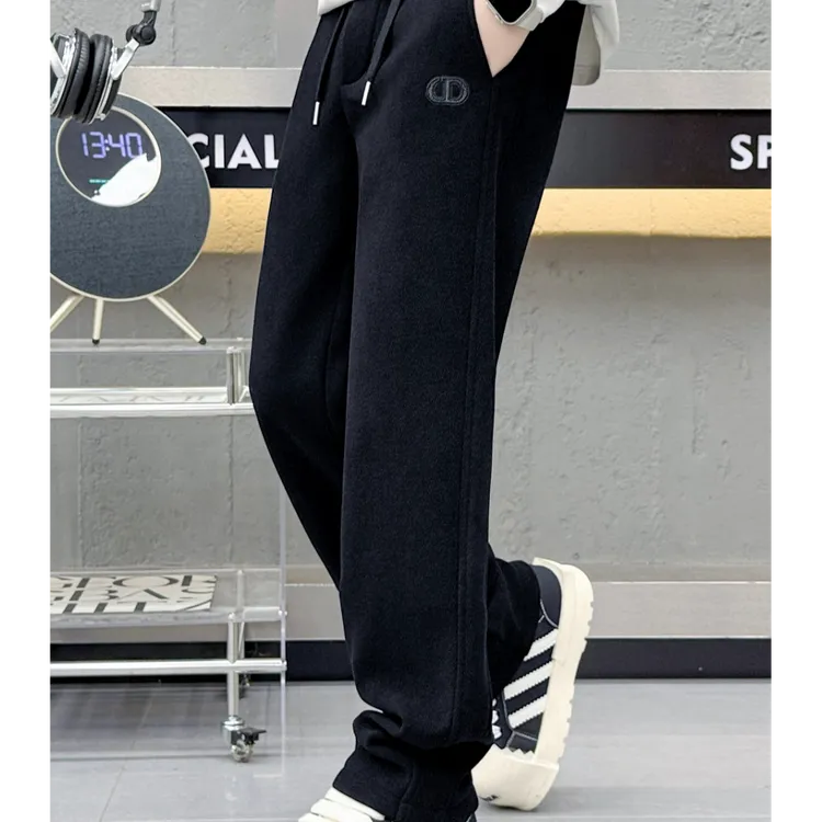 柜台冬季新款加绒刺绣高街风宽松休闲裤黑色休闲运动男士百搭长裤